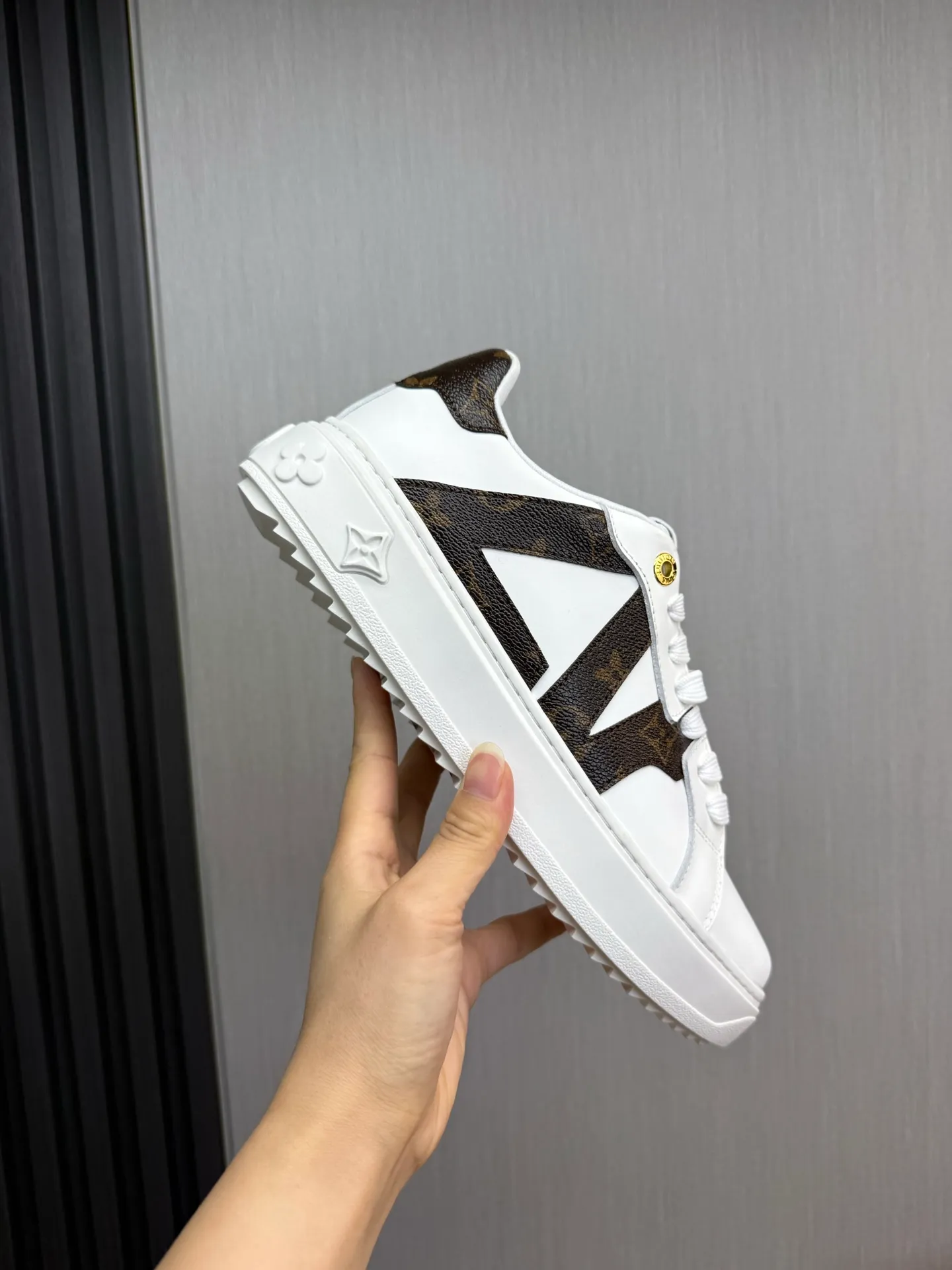 Men's shoes 💰520💰 LOUIS VUITTON [Luden Yiwei] The new trendy Lv is on the market 🎁, casual and fashionable men's shoes 👟 The upper is made of imported silk cowhide + cowhide mesh lining, the original wear-resistant rubber outsole, the version is simple and elegant, exclusive for trendy men. 38-44